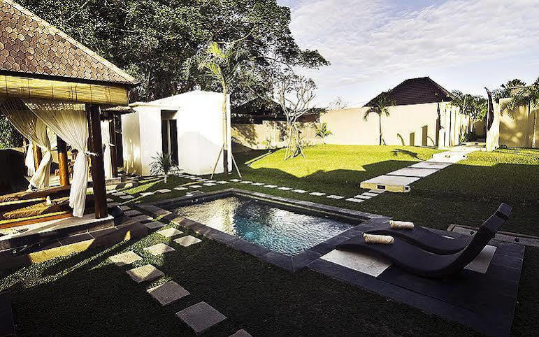 The Adnyana Villas & Spa Denpasar Exterior foto